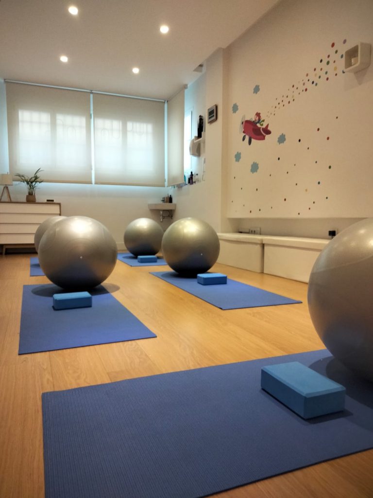 Sala de pilates terapéutico en Granada